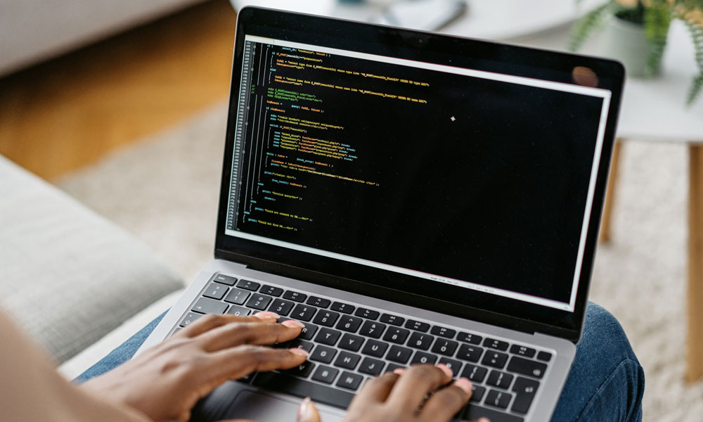 در آترامگ بخوانید:بهترین لپ تاپ برای برنامه نویسی 2025 کدام است؟ معرفی 7 لپ تاپ مناسب برنامه نویسی